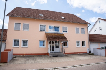 Großzügige Erdgeschosswohnung mit Terrasse und Gartenanteil!, 89420 Höchstädt, Erdgeschosswohnung