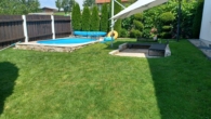 Pool im Sommer - Attraktives Einfamilienhaus mit Pool in naturnaher Lage!