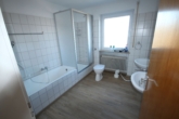 Badezimmer OG - Familienfreundliche Doppelhaushälfte in ruhiger Lage mit großzügigem Garten