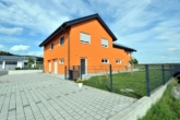 Einfahrt - Modernes Einfamilienhaus mit Einliegerwohnung und großzügigem Grundstück!