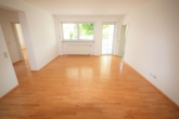 Wohnzimmer - Helle Erdgeschosswohnung in zentraler Lage – ideal für Investoren!