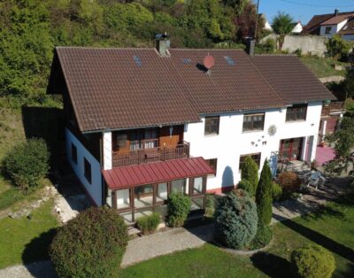 Charmantes verfügbares Zweifamilienhaus mit Blick auf das Höchstädter Schloss!, 89420 Höchstädt an der Donau, Mehrfamilienhaus