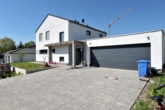 Eingangsbereich - Ihr neues Zuhause: Modern, hell und ideal für die Familie