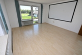 Wohnzimmer - Helle 4ZKB-Wohnung in modernisiertem Mehrfamilienhaus