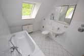 Badezimmer - Charmante 2-ZKB mit Balkon in ruhiger Lage in Welden!