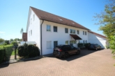 Außenansicht - Sonnige 3-ZKB-Dachgeschosswohnung mit Süd-Balkon und Stellplatz – ideal für Paare!