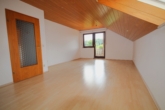 Wohnzimmer - Komfortable 4-ZKB im Obergeschoss – ideal für Paare oder kleine Familien!