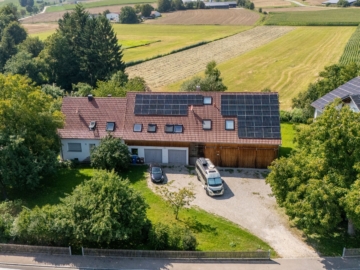 Historie trifft Moderne – exklusives Anwesen mit hochwertig ausgebauten Einheiten, 86502 Laugna, Mehrfamilienhaus