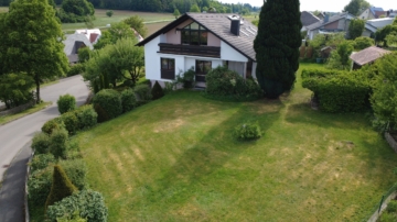 Großzügiges Zweifamilienhaus mit vielfältigen Möglichkeiten!, 86637 Binswangen, Mehrfamilienhaus