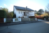 Vorderansicht - Familienfreundliches Einfamilienhaus mit viel Potenzial