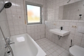 Badezimmer.2 - Erdgeschosswohnung mit Gartenanteil in guter Lage – ideal für Selbstnutzer oder Kapitalanleger!
