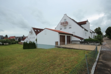 Helle 1-ZKB-Wohnung in ruhiger Lage mit Balkon und schönem Ausblick – ideal für Singles!, 86637 Wertingen, Dachgeschosswohnung